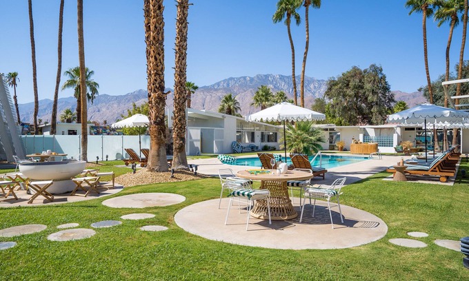 Desert Park Estates Hotel | Monkey Tree Hotel 1 by AvantStay | Stylish Hotel in Palm Springs w/Pool!