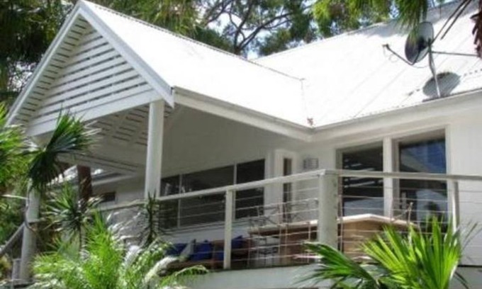 Smiths Lake House | Monkey Villa Pacific Palms Holiday House
