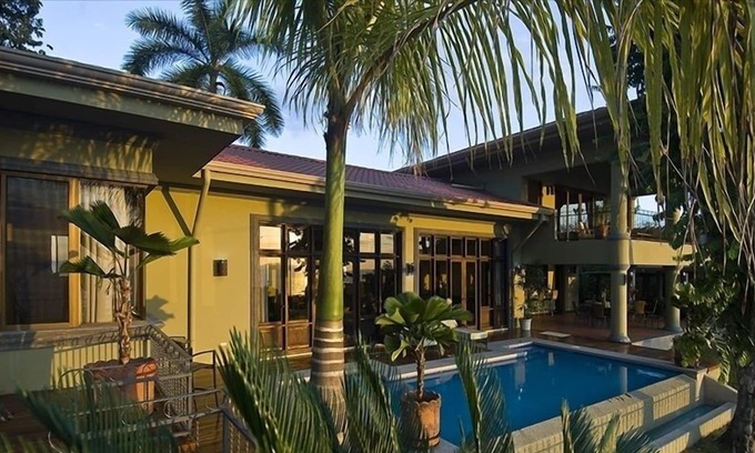 El Cerro House | Monkeys! Birds! Close to the Beach and everything you want to do! Very Popular!!