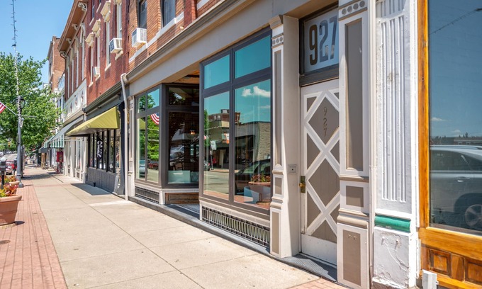 Newport Condo | Monmouth Loft 3 | Heart of Newport