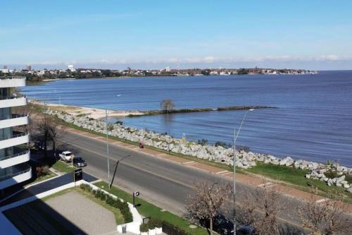 Colonia del Sacramento Apartment | Mono ambiente frente al río, con amenities
