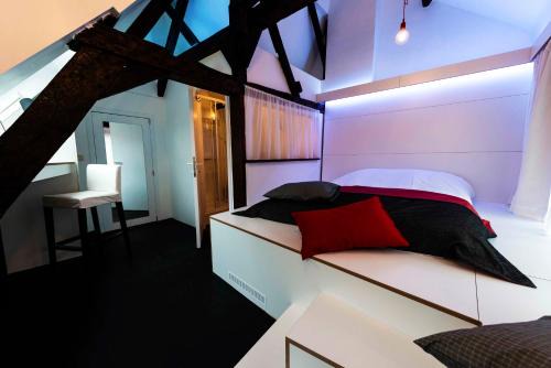 Mons House | Mons Dragon House