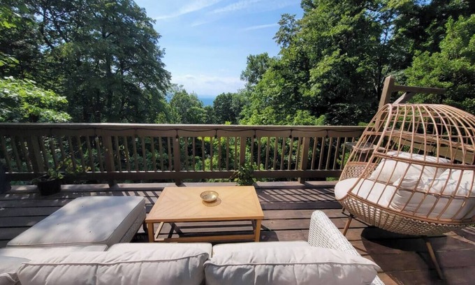 Linden House | Mont Bleu, A-Frame Cabin w/Hot Tub & Scenic Views
