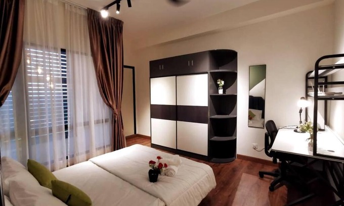 Kuala Lumpur Apartment | Mont Kiara Duplex - 5 min to Solaris MITEC Matrade