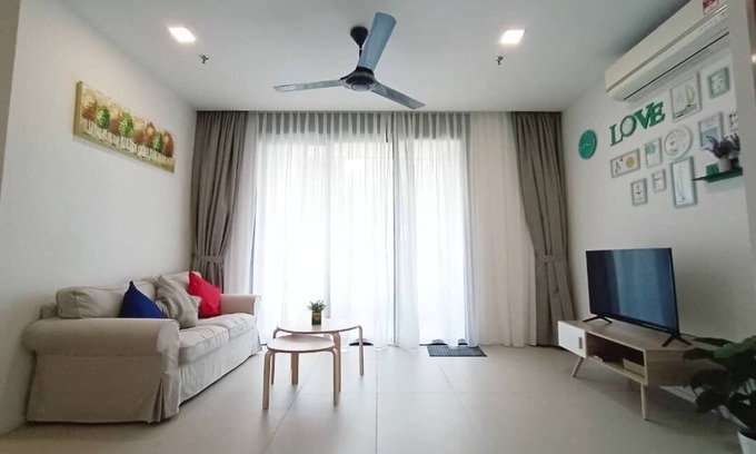 Mont Kiara Apartment | MONT KIARA HOMESTAY NEAR SRI HARTAMAS, PUBLIKA, SOLARIS, IKEA DAMANSARA, DUTAMAS