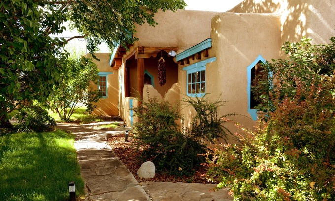 Arroyo Seco House | Montana Luz Hacienda Views, Air Condition, Enclosed yard, Hot tub and Sauna