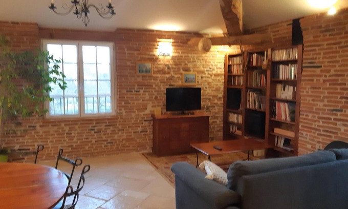 Montauban Apartment | Montauban center and the Tarn at your feet!