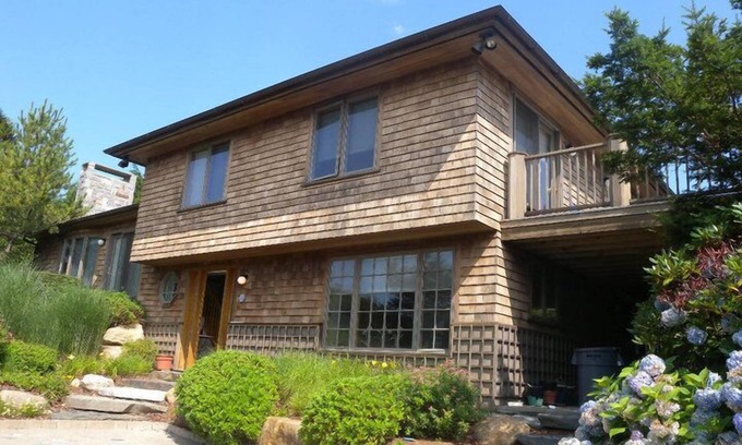 Montauk House | Montauk 3 Bedrm+, w Pool, Hither Hills, 1 block to beach