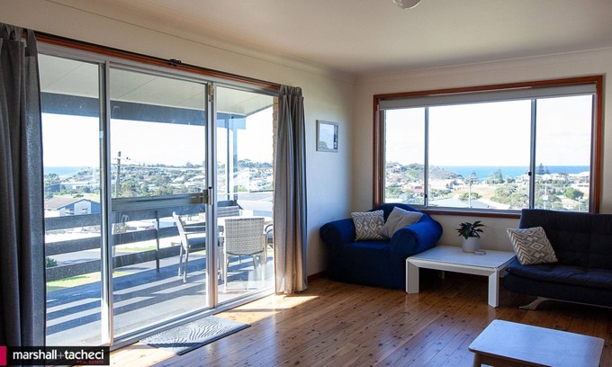 Bermagui House | MONTAVIEW: 24 Mumbulla Street