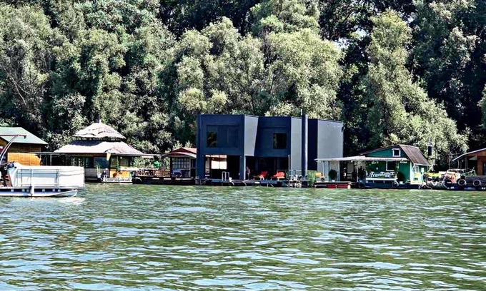 Cukarica Villa | Monte Cristo villa on water