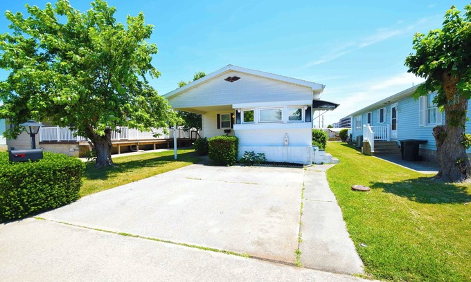 Montego Bay House | Montego Bay-Atlantic Boulevard 13320-Bayside 130th St, Pool, W/D, AC, WIFI