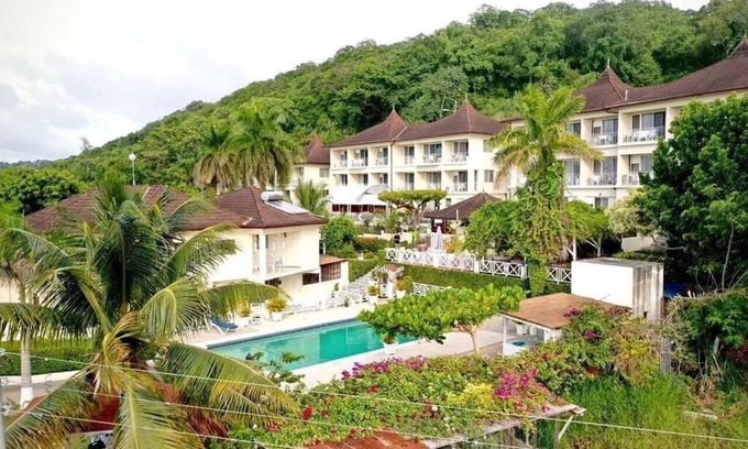 Montego Bay House | Montego Bay Best Kept Secret 2 B/R Apartments - Block A, Unit 1