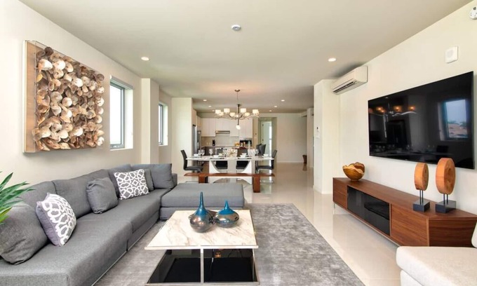 Montego Bay Apartment | Montego Bay: Elegant Apt w/Stunning Sunset Views