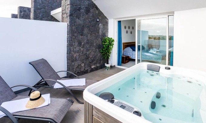 Playa Blanca House | Monterey House Playa Blanca