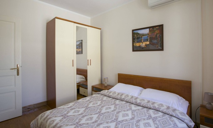 Sveti Stefan Apartment | Montesan BM3 Apartment with side sea view