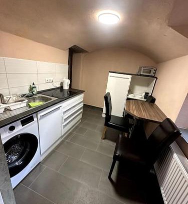Borna Apartment | Monteurwohnung im Untergeschoss
