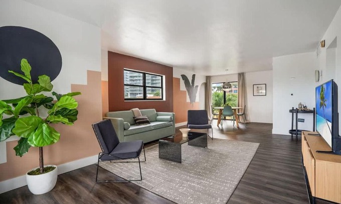 East Fort Lauderdale Apartment | Monteverdi #205
