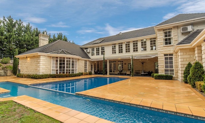 Traralgon House | Montfort Manor - Luxury in Gippsland
