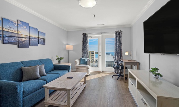 Myrtle Beach Resort | MONTHLY RENTAL - Spacious 2 Bedroom Condo Near Beach w/Ocean View