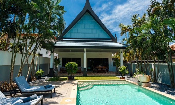 Ban Saiyuan Villa | Montrachet - 2 bedroom villa with large garden and private pool near shops
