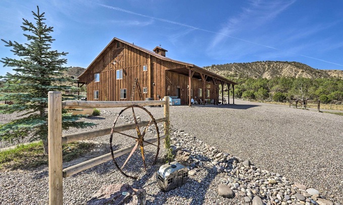 Montrose Cabin | Montrose Barndominium on 7 Acres with Views!