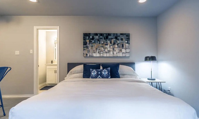 Montrose Apartment | 🏘️ Montrose Chosen Studio! Medical Center 13 ⭐️⭐️⭐️⭐️⭐️
