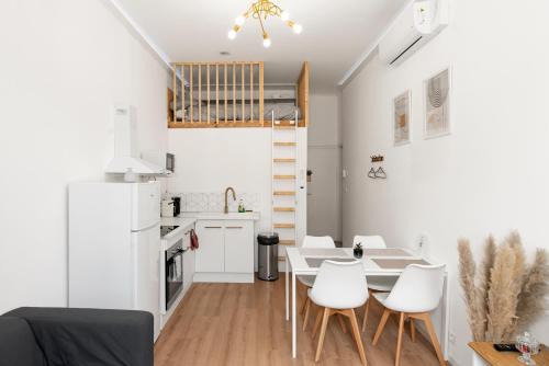 Carcassonne Apartment | MontSéjour - Logement Climatisé Netflix, Mezzanine