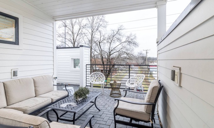 Talbot's Corner House | Monty by AvantStay | 4BDR 4BA, Balcony w/Outdoor Seating, 5mins to DT