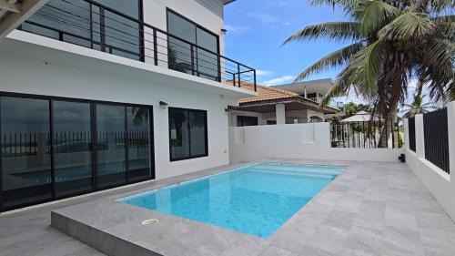 Laem Phak Bia House | Moon Beach House