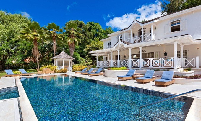 Paynes Bay Villa | Moon Dance | a stunning 6 bedroom villa set in the heart of Barbados.