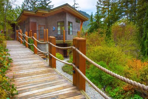 Madeira Park House | Moon Dance Perch