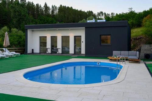 Garbau Villa | Moon House