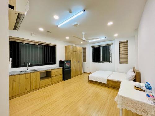 Yen Phu Apartment | Moon River Home 501