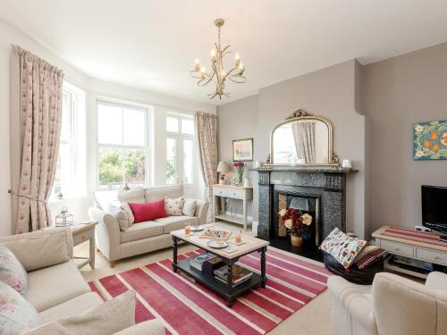 Freshwater Bay House | Moonbeam House
