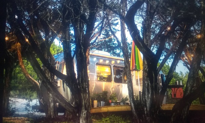 Leander House | "Moonbeam " the Airstream on Round Mountain Ranch
