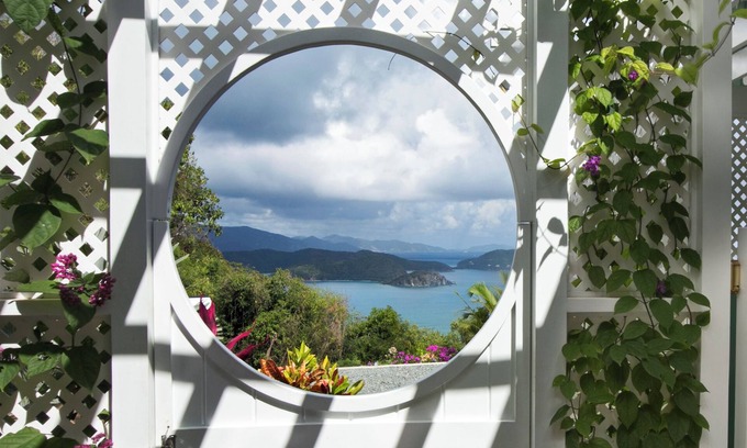 Estate Calabash Boom Cottage | MOONGLOW COTTAGE Spellbinding views, gentle breezes, starry nights.
