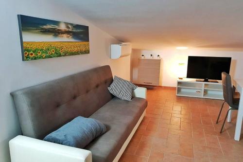 Frattocchie Apartment | Moonlight attic/mansarda