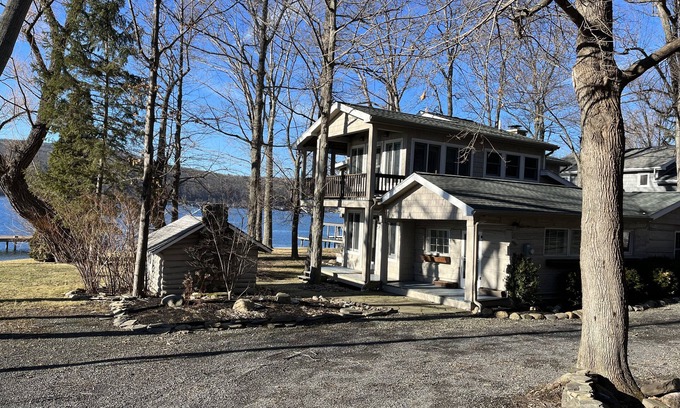 Hammondsport House | Moonlight Manor on Keuka Lake in Hammondsport