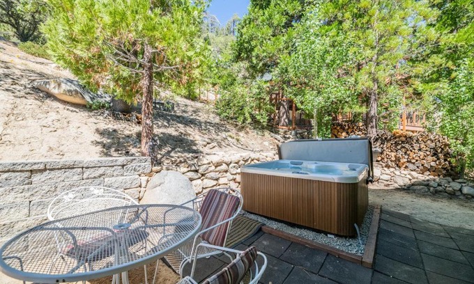 Fawnskin House | Moonlight Shores Lakefront - Lakefront home with hot tub!