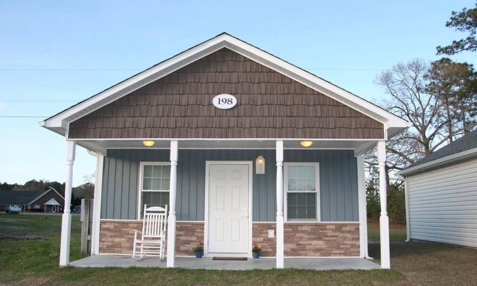 New Bern Cottage | Moonlight Suite 198*