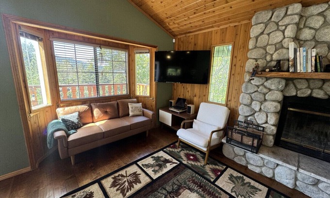 Upper Moonridge Cabin | Moonridge Paradise Cabin