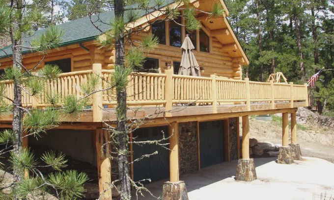 Custer House | Moonshine Lodge --- Gorgeous Mountain Views!