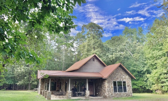 Broken Bow Cabin | Moonshine River Retreat- Broken Bow/Hochatown- 2bd