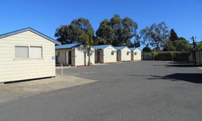 Moonta Bay House | Moonta Bay Cabins - Cabin 6