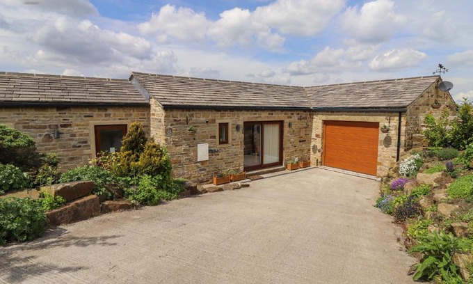 Barkisland House | Moorbottom Stables