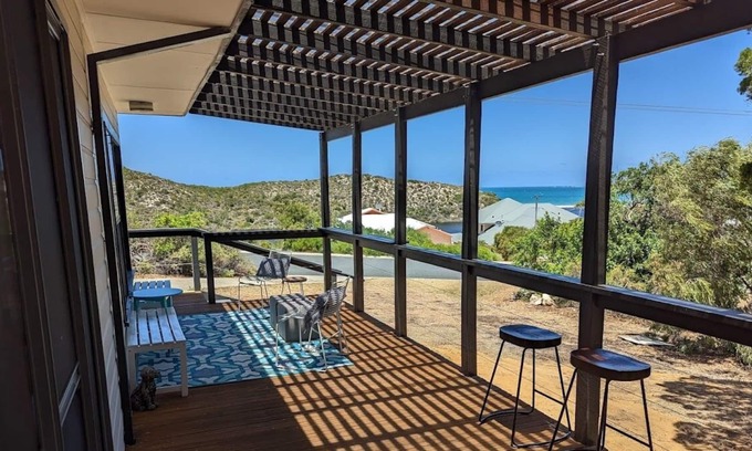 Guilderton House | Moore River & Ocean Views House