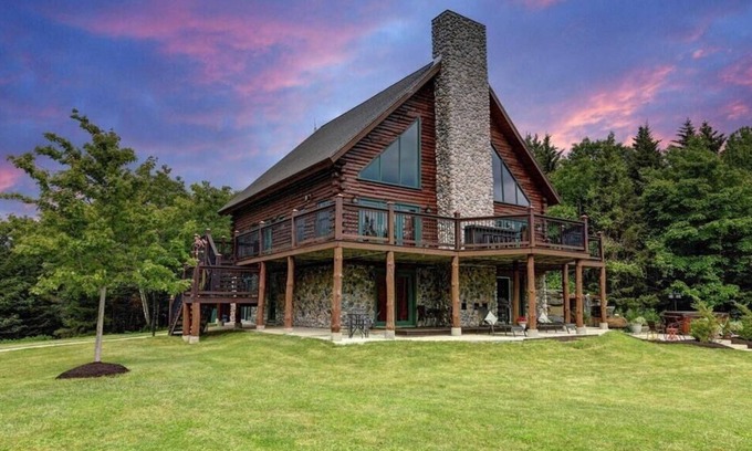 Florida House | Moores · Berkshire Mountain Top Chalet
