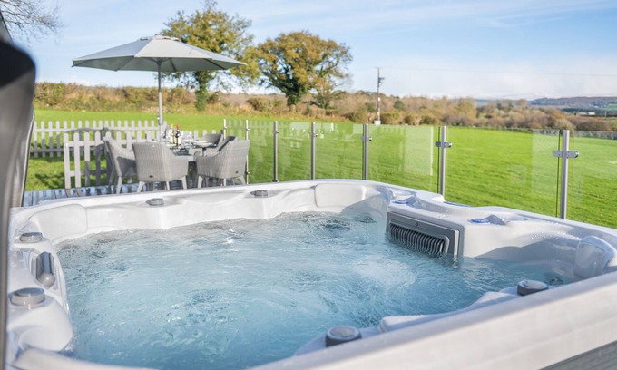 Hemerdon House | Moorview Lodge - Three Bedroom House, Sleeps 6