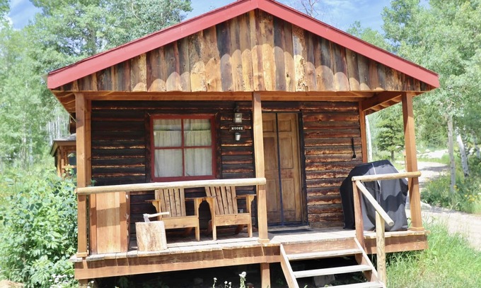 Clark Cabin | Moose Cabin - Cozy rustic cabin near Steamboat Lake