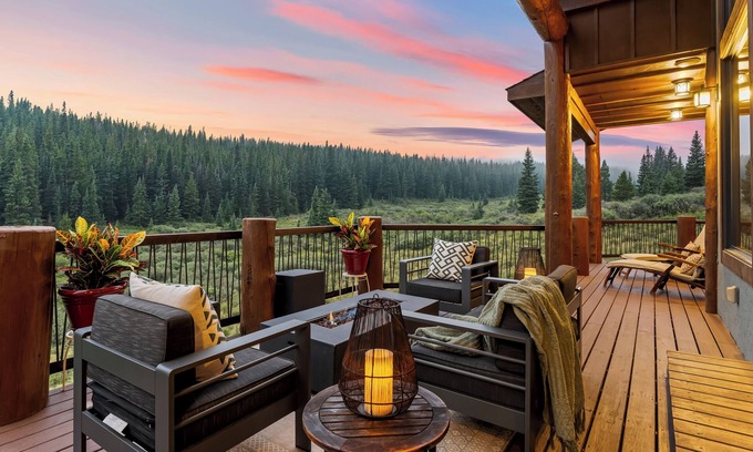 Valley of the Sun House | Moose Sightings, Hot Tub, Pool Table, Views, Hot Springs, 16mi to Breckenridge
